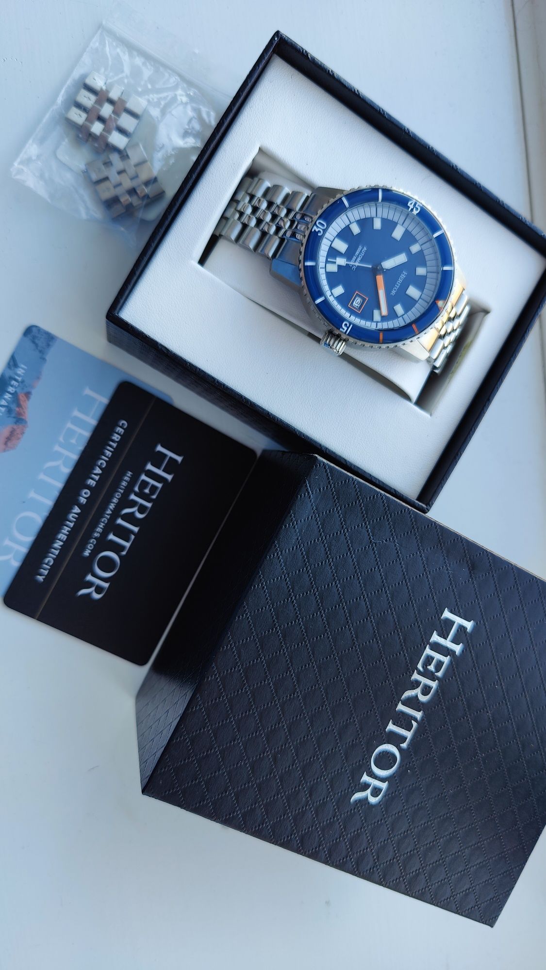 Piękny i prawie nowy zegarek Heritor Edgard