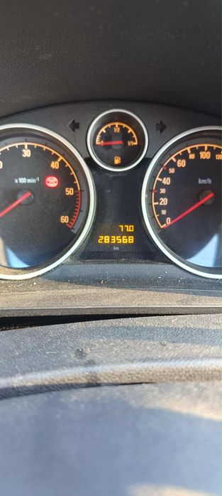 Opel zafira 2009 uszkodzony silnik