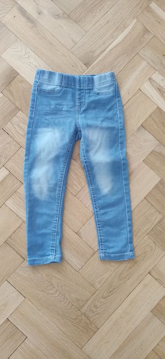Spodnie jeansowe dla dziewczynki 104