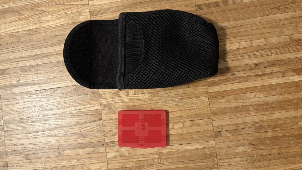 Walizka na akcesoria i konsole Nintendo Switch w stanie bardzi dobrym