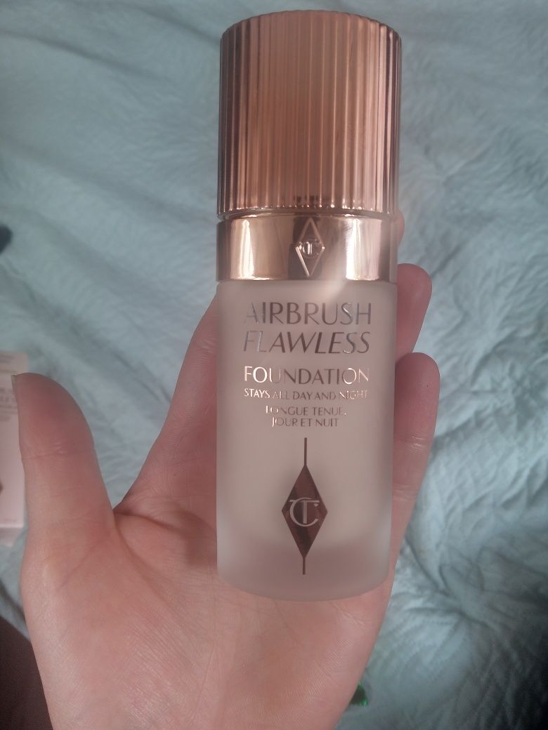 Charlotte Tilbury airbrush flawless foundation