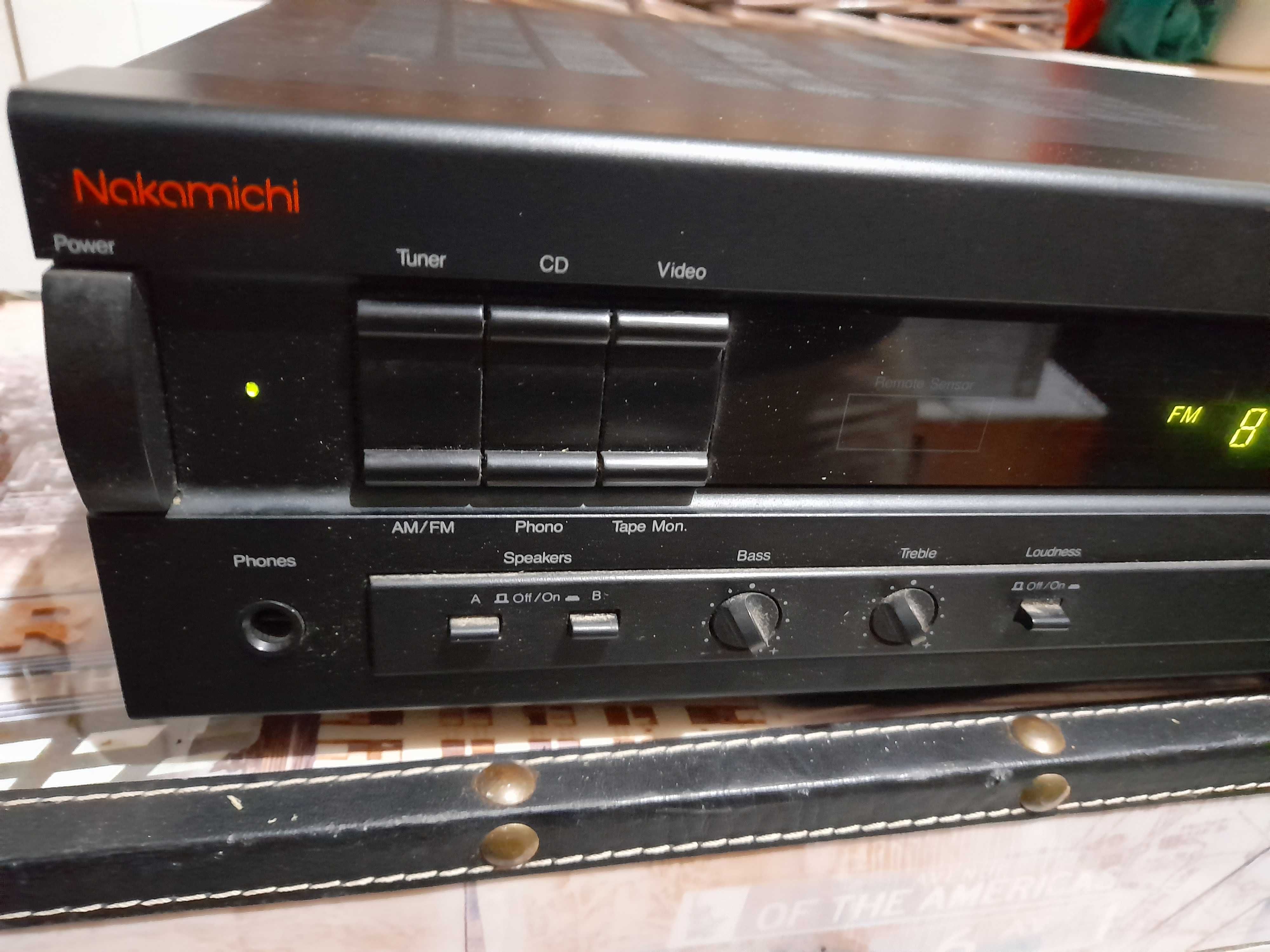 Amplificador NAKAmichi RECEIVER 3 usado, a funcionar e em bom estado.