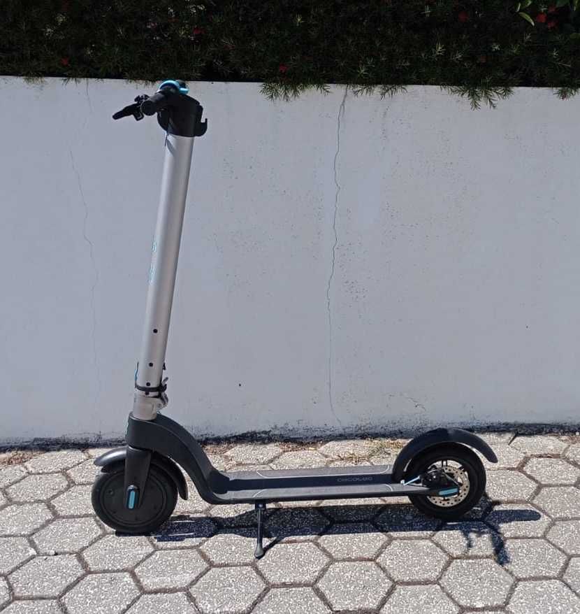 TROTINETE (muito pouco uso, 700W máx), com bateria substituível.