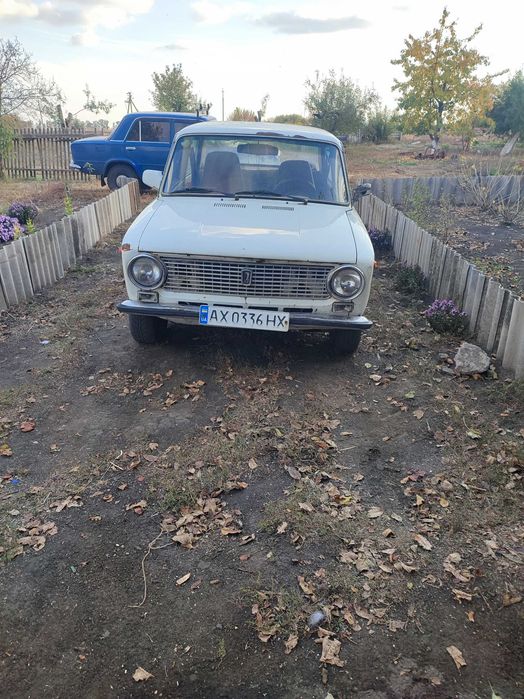 Продам ваз 21011