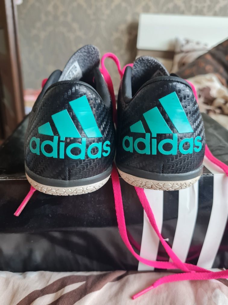 Halówki Adidas 29 Buty do piłki