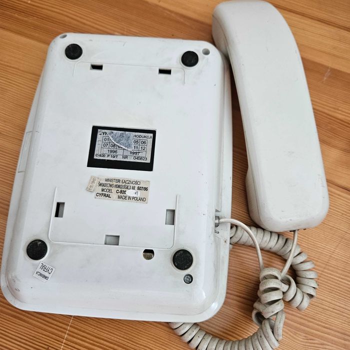 Telefon stacjonarny