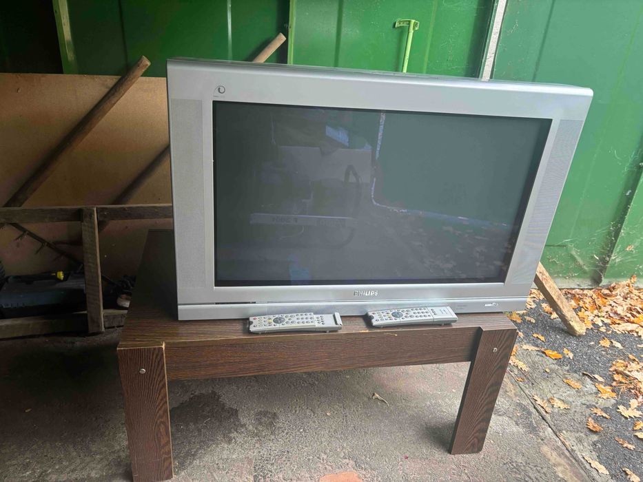 . Телевизор  PHILIPS 36PW95