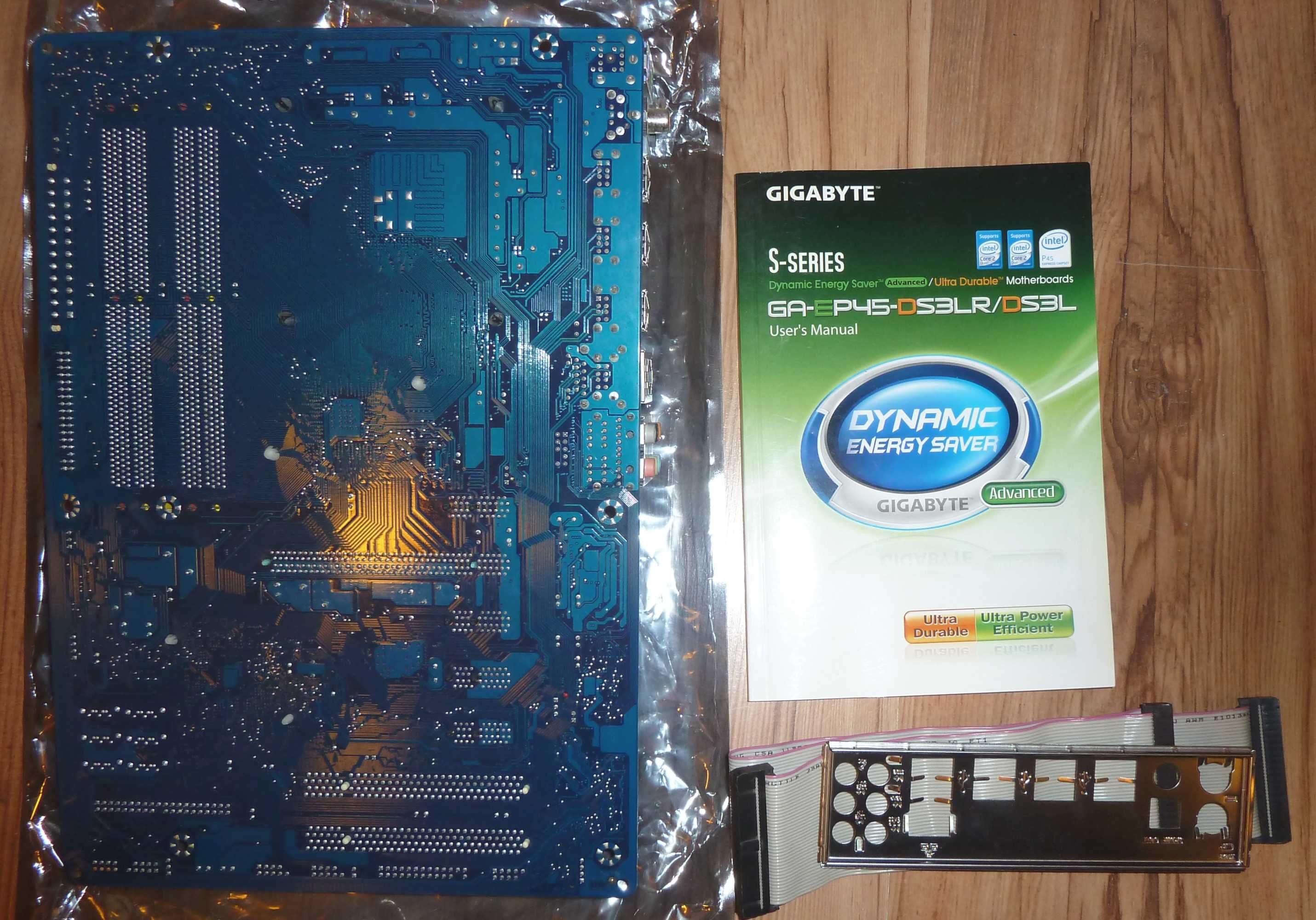 50 zł - płyta główna Gigabyte GA-EP45-DS3LR + Intel Core 2 Duo E7400