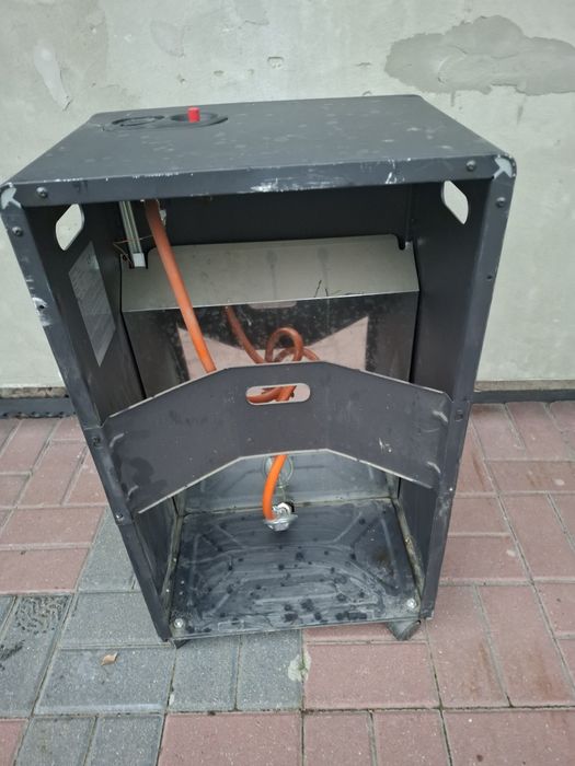 Piecyk gazowy ,Słoneczko 4,2KW  na butle gazową 11kg