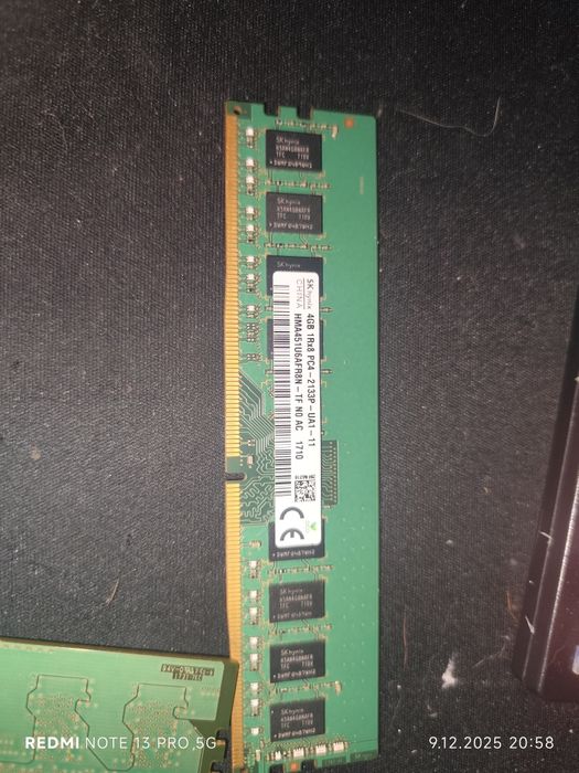 3 kości ram DDR 4 po 4gb jedna