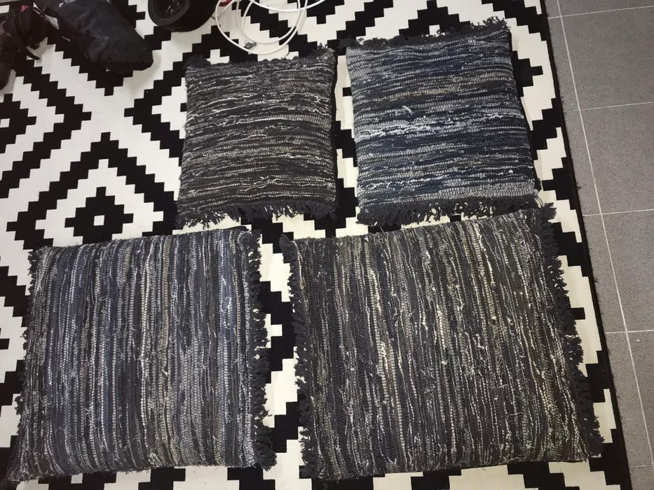 Almofadas e almofadões, Gato preto