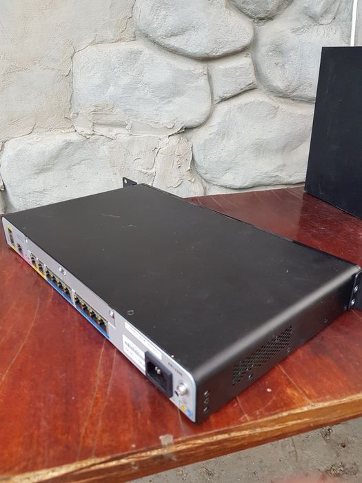 Продам Маршрутизатор HUAWEI AR1220E 
КОД ТОВАРУ: U0421217 маршрутизато