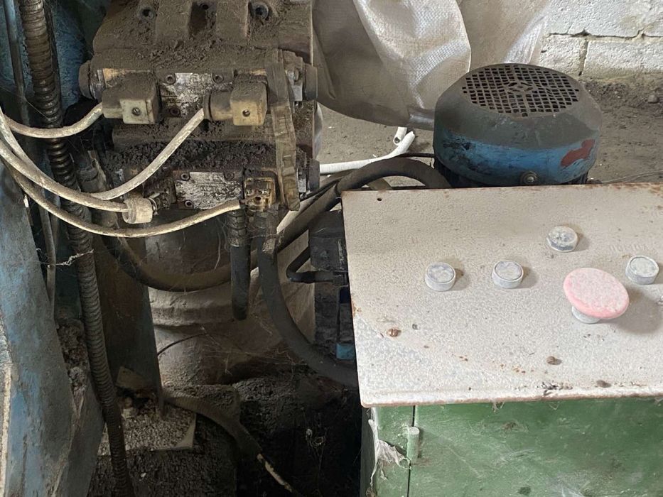 Вібропрес для виробництва блоків ( прес форма , бетономіс)