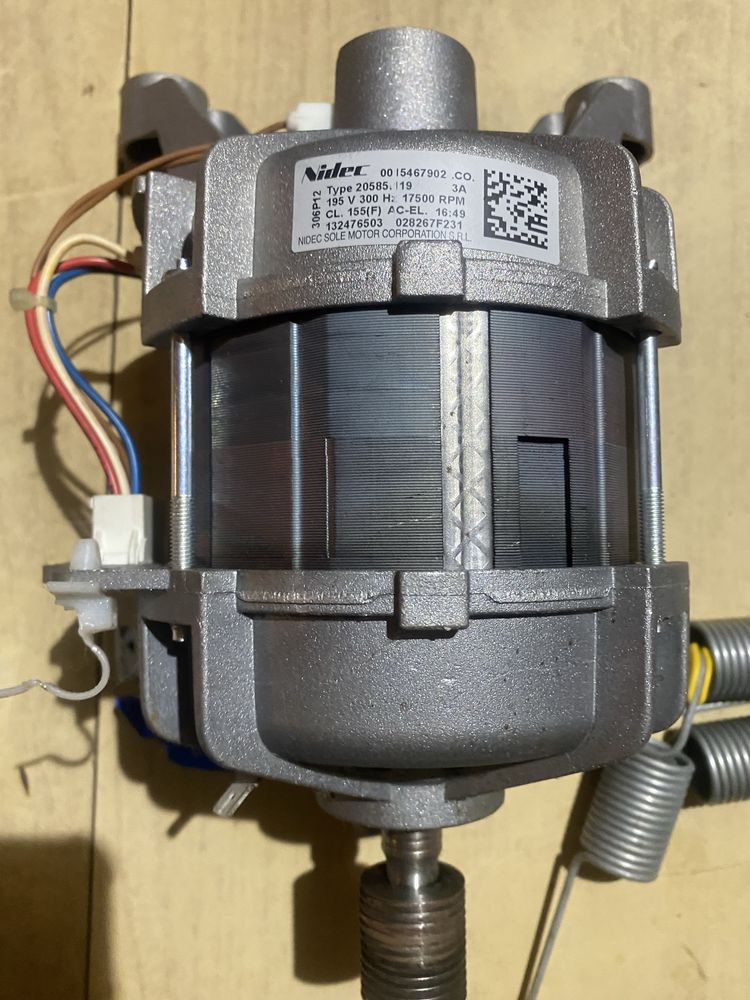 Пральна машинка Electrolux 1300 rpm запчастини
