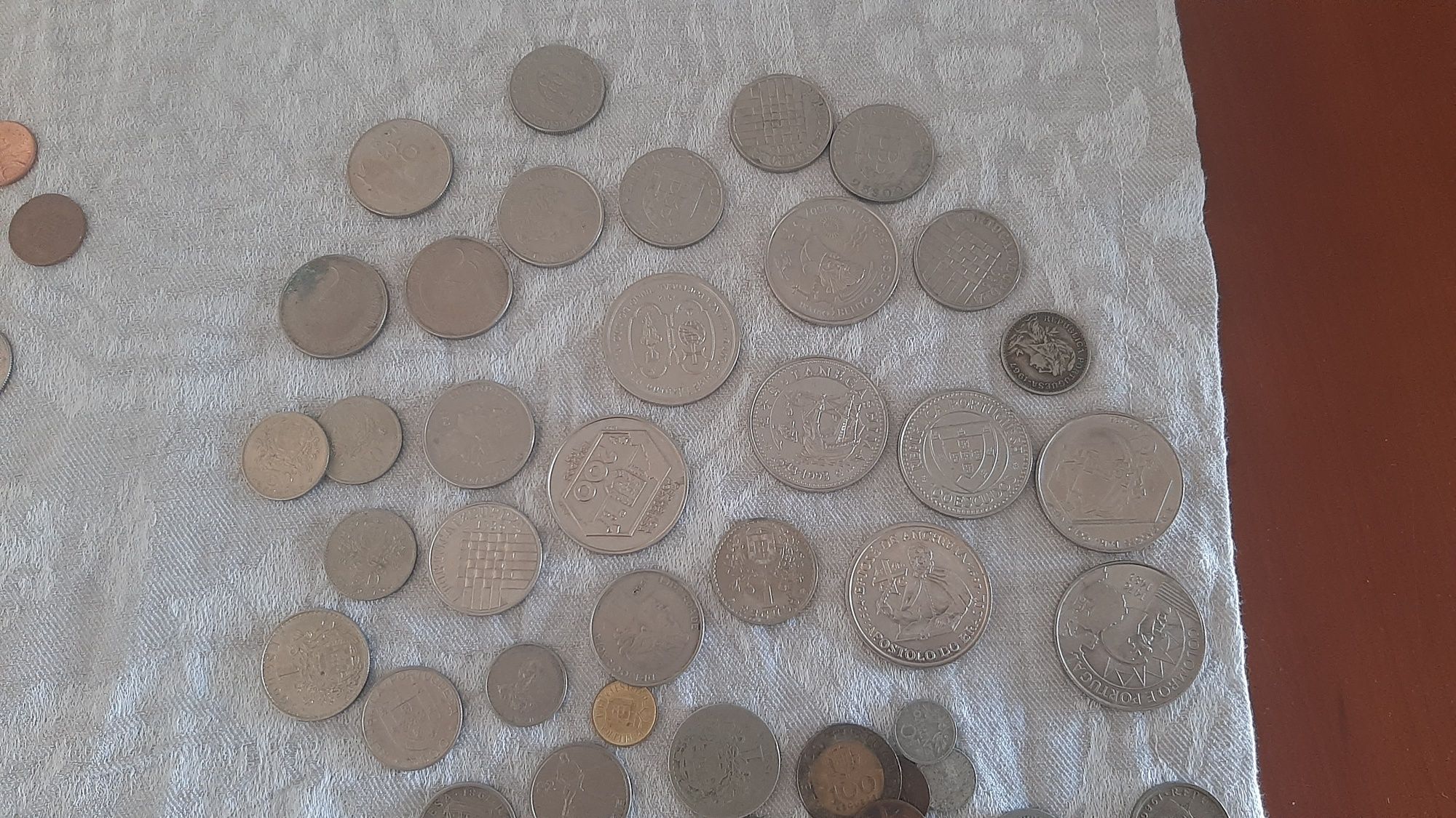 Vendo moedas antigas portuguesas e estrangeiras a melhor oferta