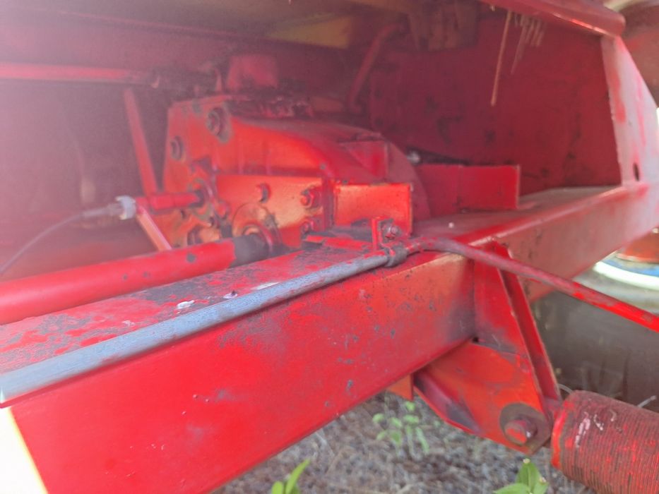 Комбайн Massey Ferguson 16