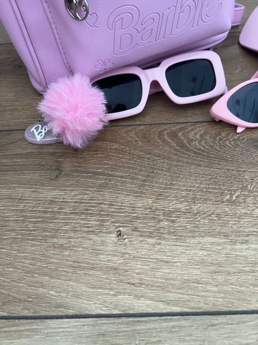Plecak,daszek,okulary Barbie