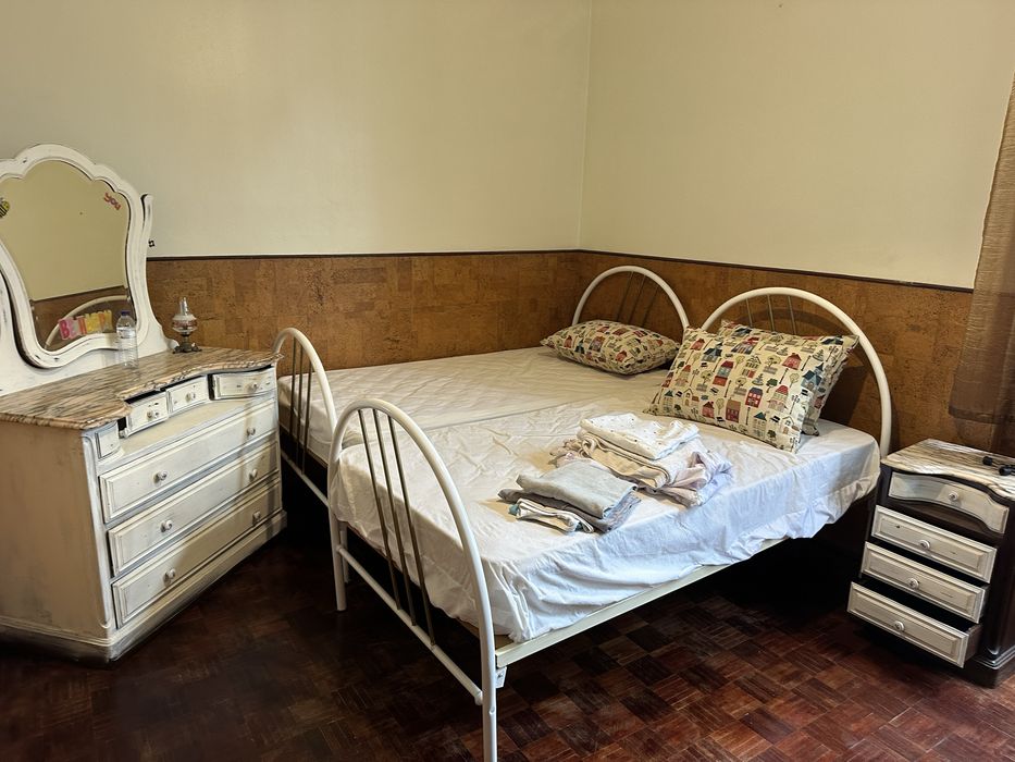 Quarto para alugar em moradia