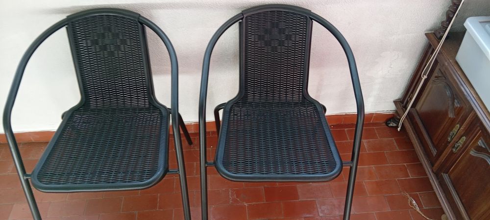 Cj. De cadeiras e mesa jardim exterior