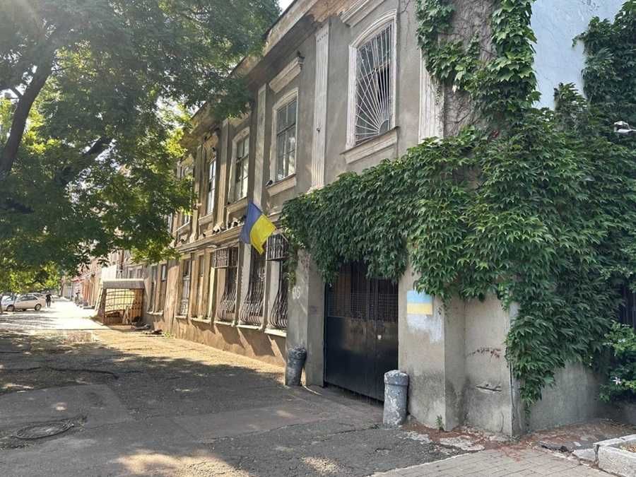 Продажа фасадного здания в центре города. код 375272