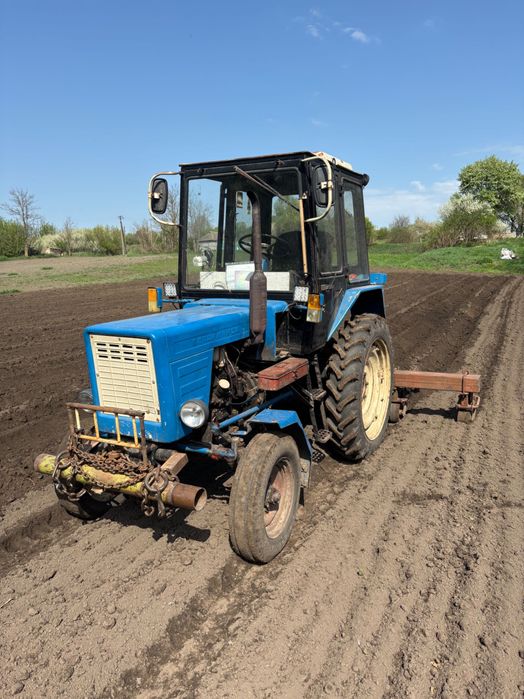 Трактор т 25 на ходу з плугом, + торг