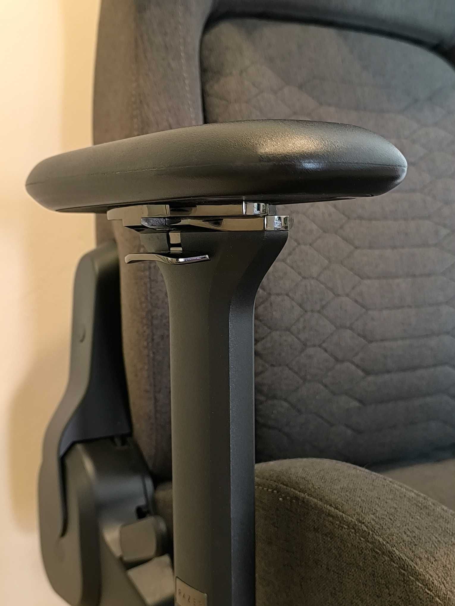Cadeira Gaming Razer Iskur Cinza/Verde V2 — Impecável