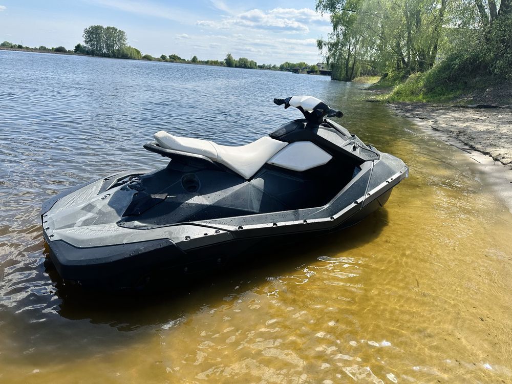 Seadoo brp Spark гидроцикл водный мотоцикл