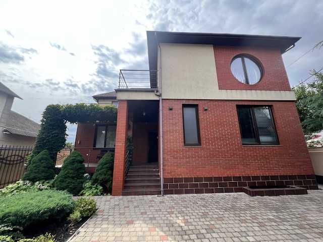 Отдельностоящее здание-жилой дом-офис в районе Адмиральского проспекта