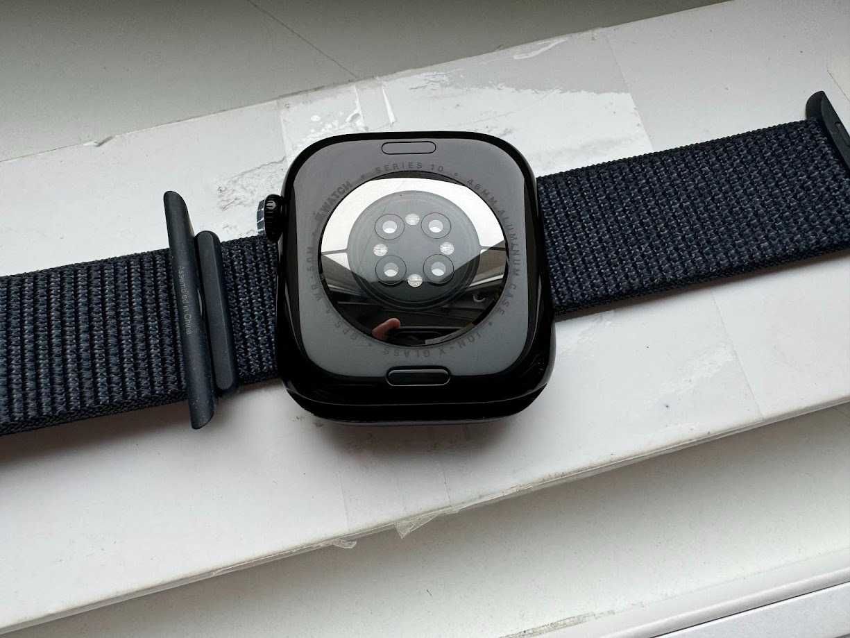 Apple Watch Series 10 46mm A2999 Jet Black Aluminium Sport Loop GPS