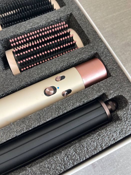 Аналог стайлеру Dyson