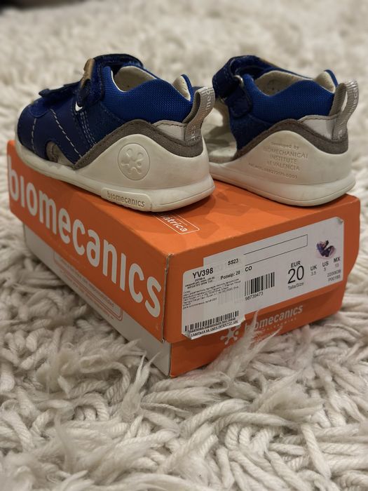 Сандали Biomecanics / zara  20 р.