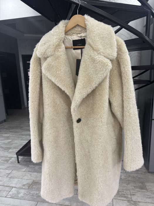Шубу Twin Set нову