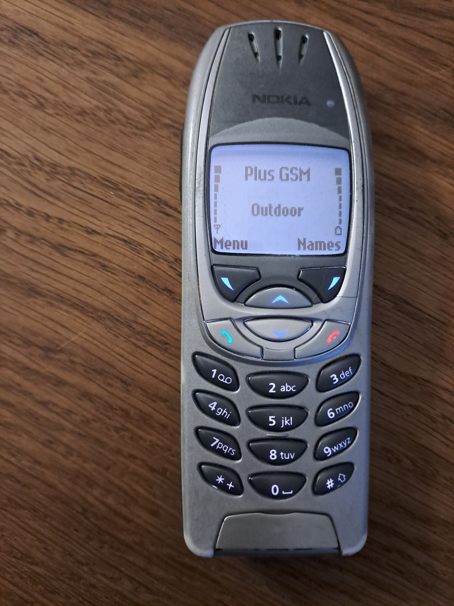 Ponadczasowa NOKIA  6310 i z ładowarką  sprawna