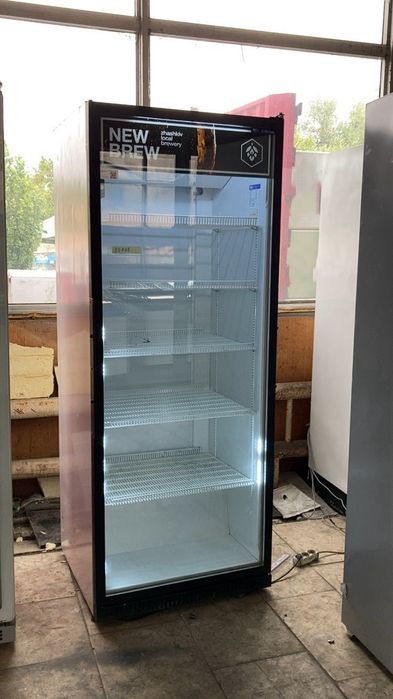 Холодильник Frigoglass для воды напитков пива