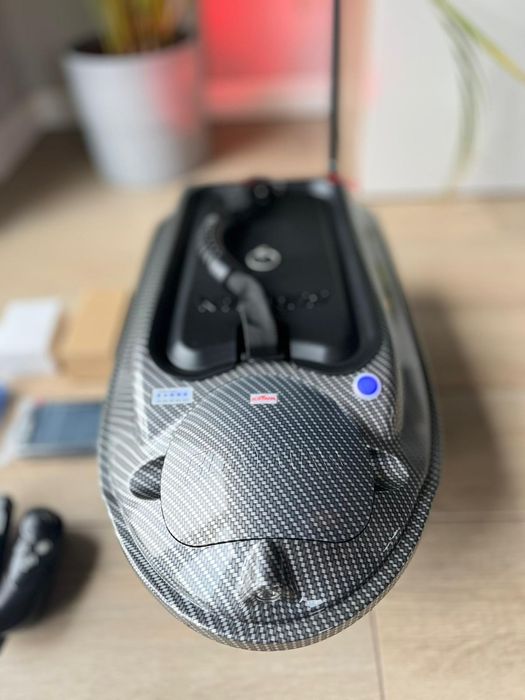 Nowa łódka zanętowa Boatman Actor pro plus GPS echo