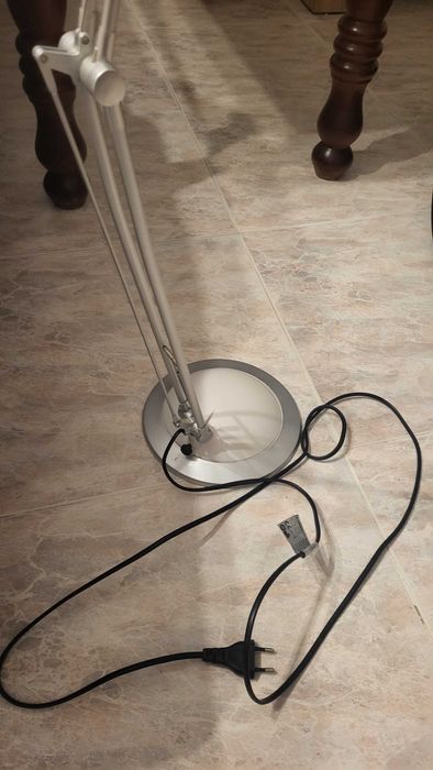 Candeeiro em bom estado