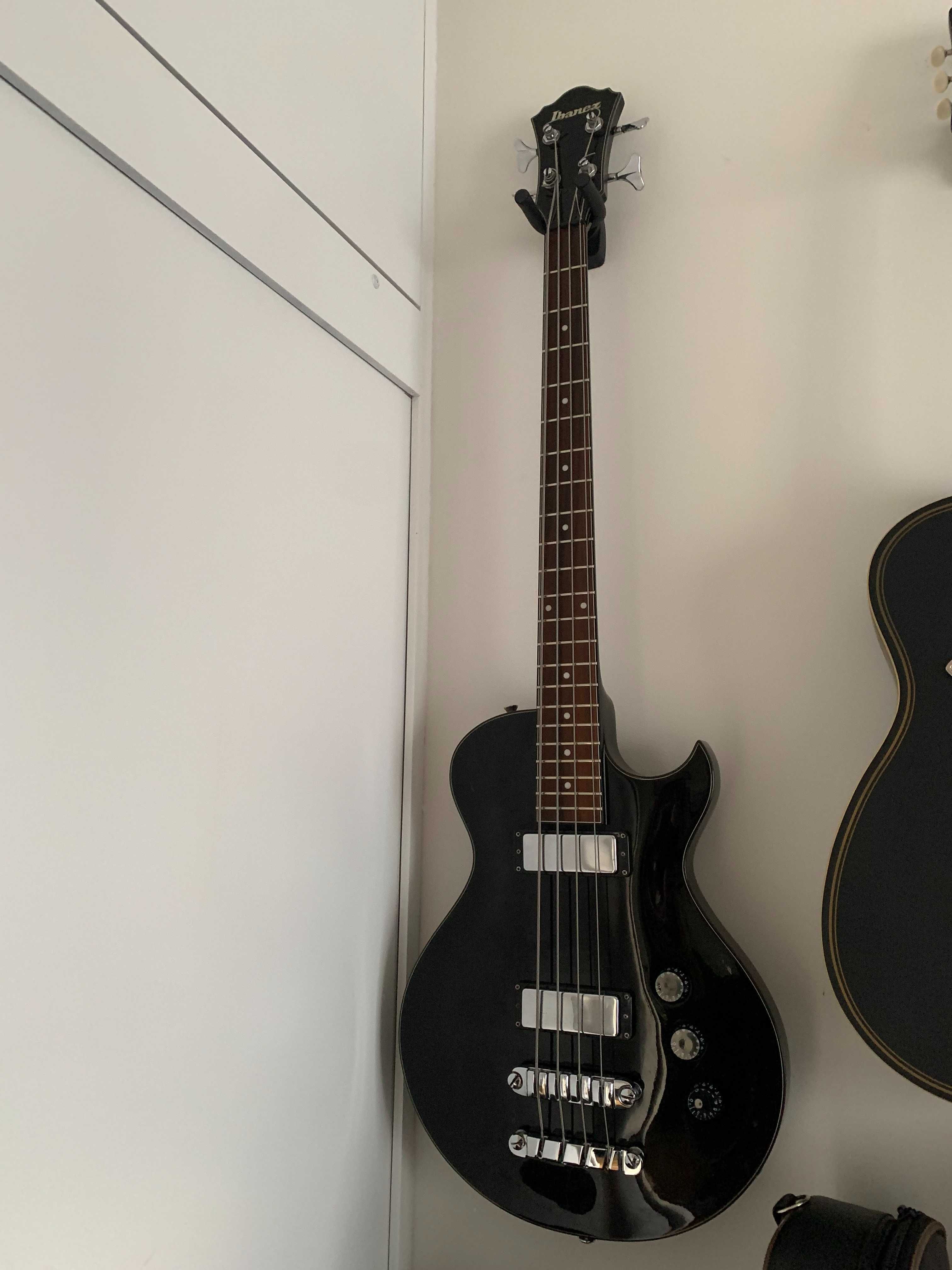 Baixo Shortscale (Escala Curta) - Ibanez ARTB100