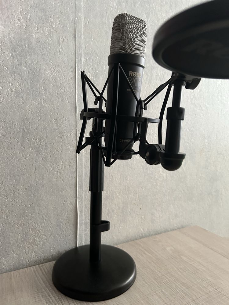 RODE NT1 5th generation + DS1 desk stand (gwarancja)
