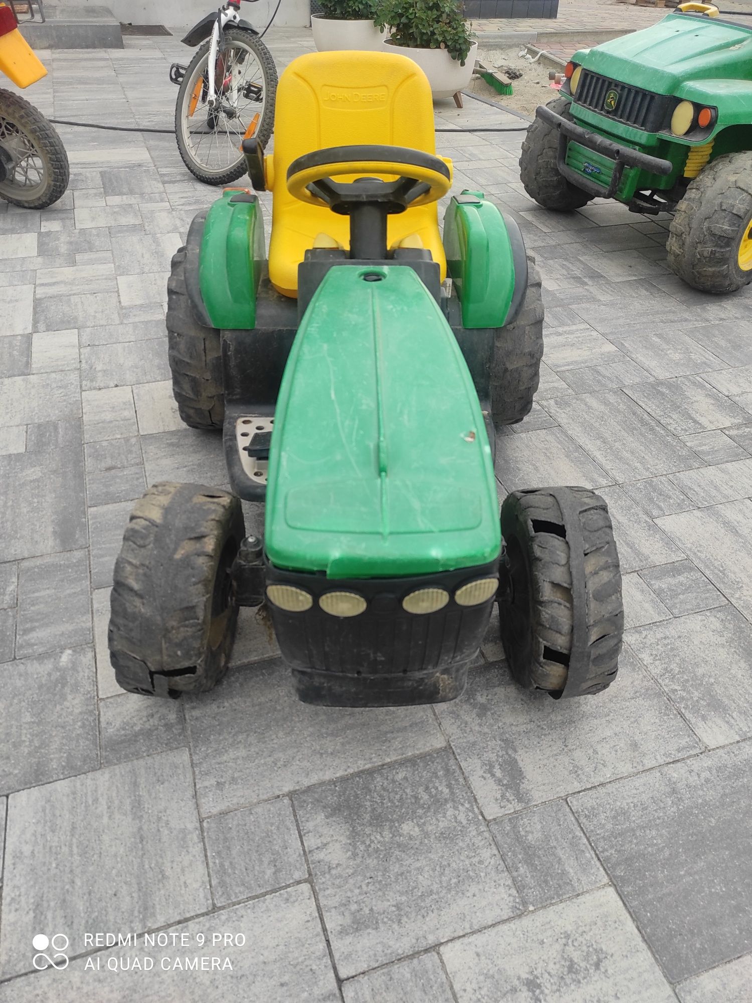 Traktorek John Deere