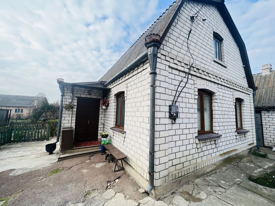 Продам гарний будинок