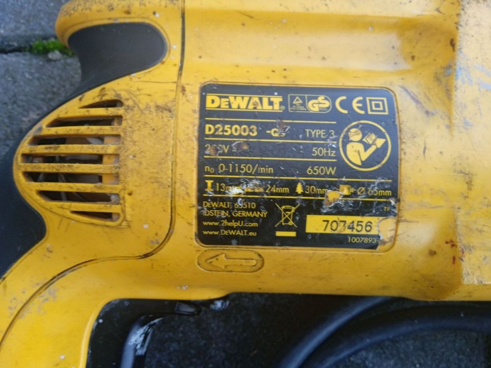 Młotowiertarka Dewalt D25003