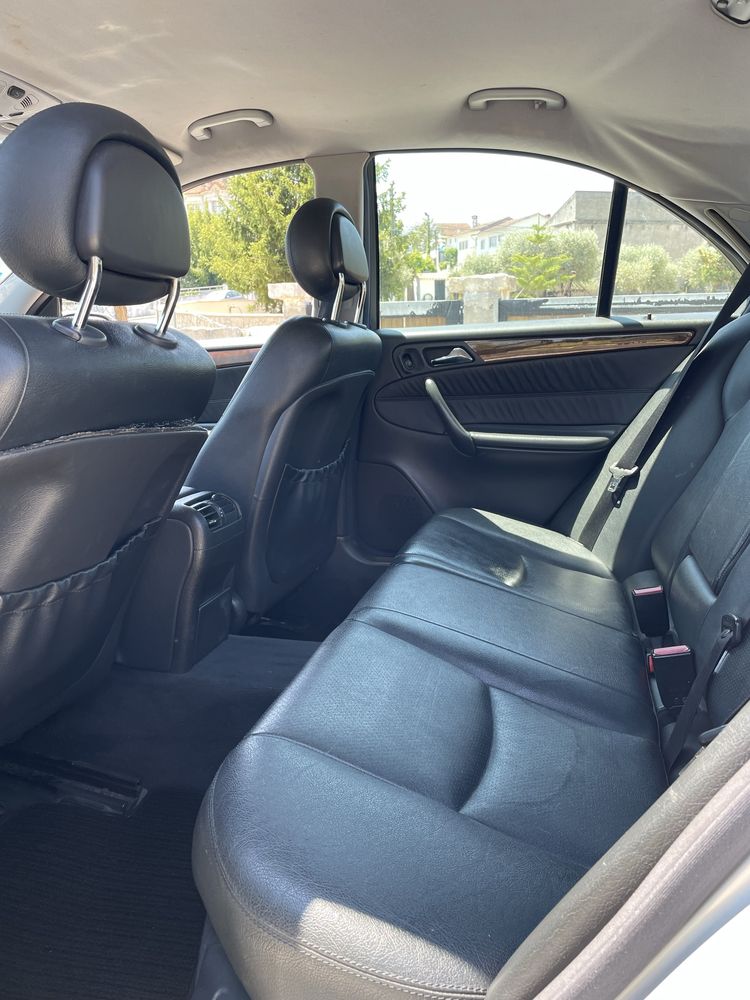 Mercedes-Benz C320 218CV