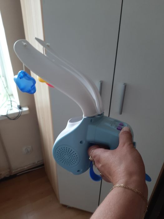 Projektor nad lozeczko