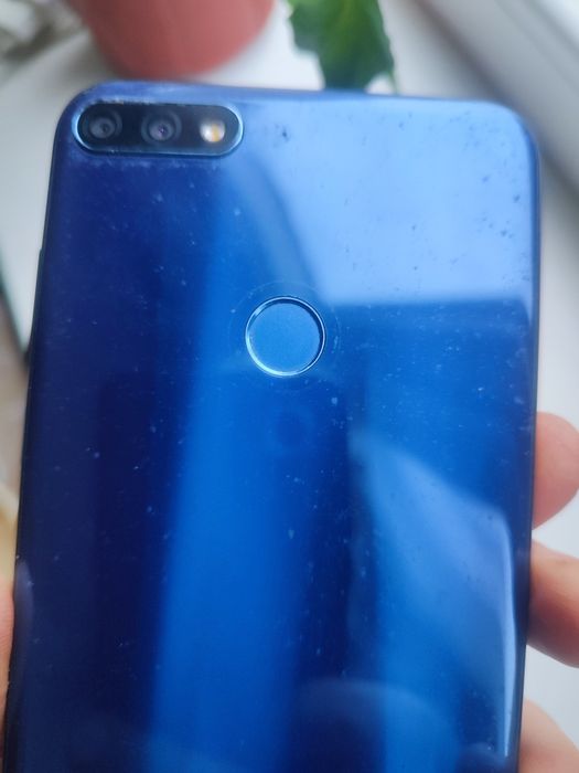 Продам смартфон Huawei