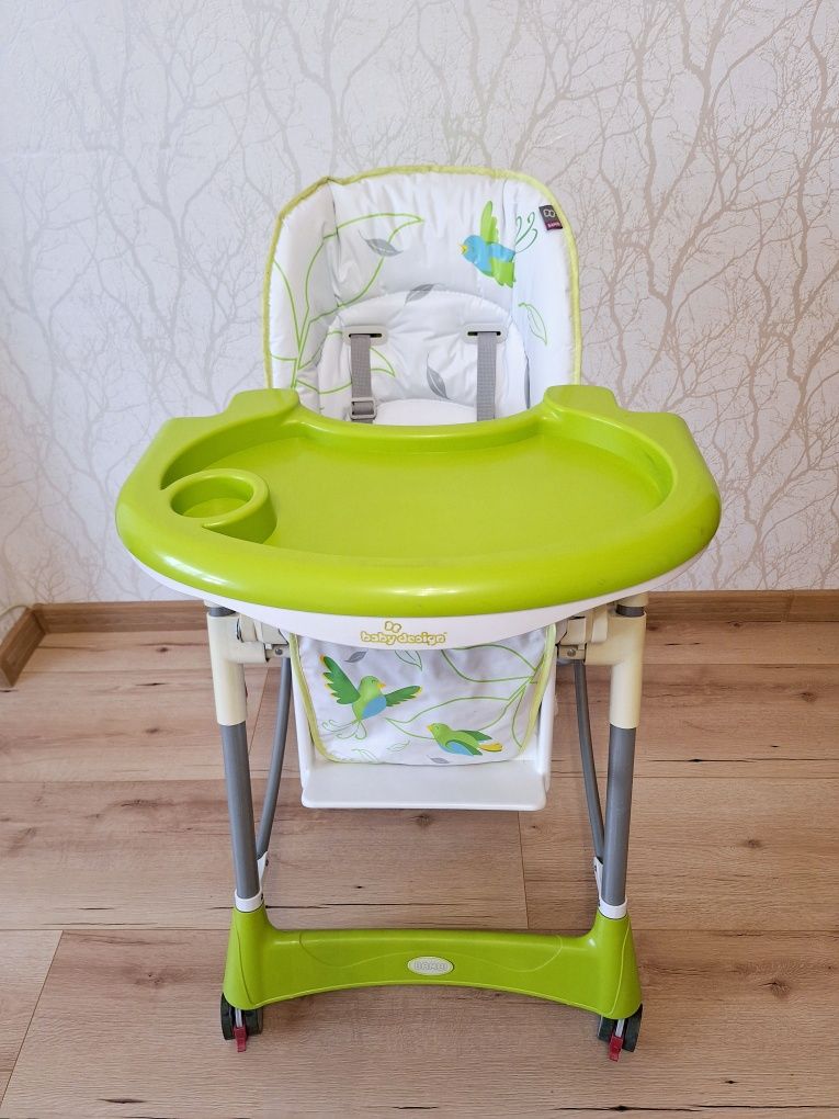 Praktyczne i solidne krzesełko do karmienia dziecka Bambi Baby Design