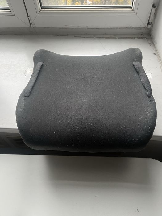 Віддам дитячий автомобільний бустер