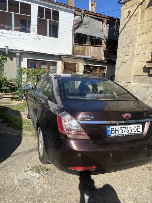 Geely emgrand 7.