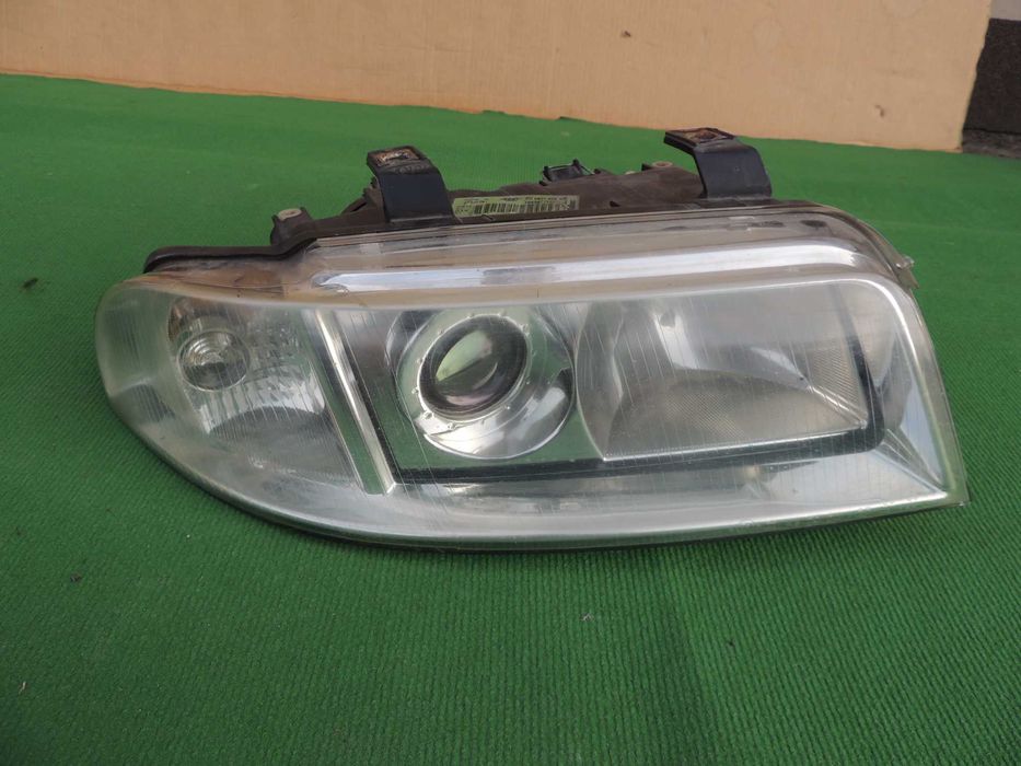 Lampa przednia prawa europejska Audi A4 B5 LIFT 99,00,01