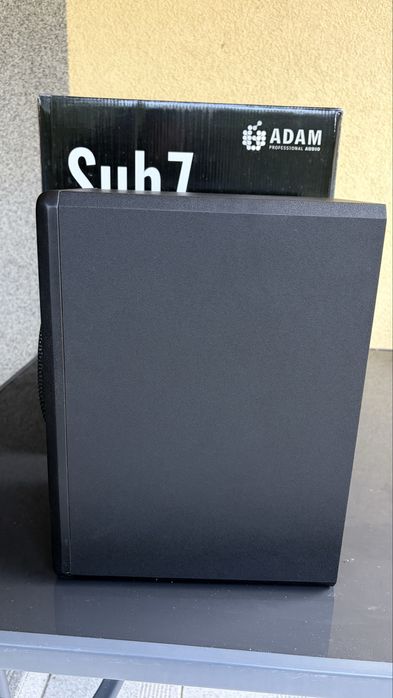 Adam sub7 subwoofer studyjny