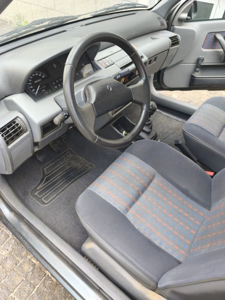 Renault CLIO 1992 (ótimo estado)